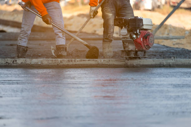 Best Concrete Pool Decks in Colton, CA